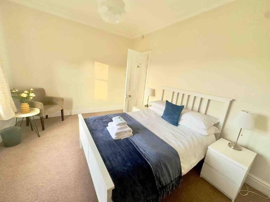 Spacious & Bright 3 Bed Harrogate Apartment エクステリア 写真