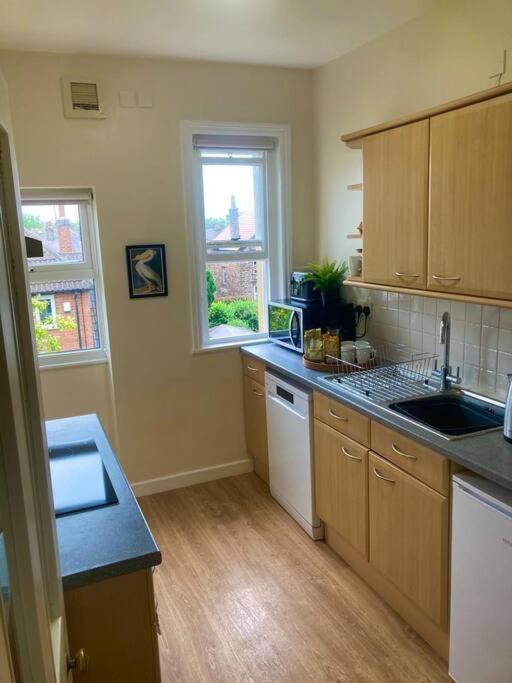 Spacious & Bright 3 Bed Harrogate Apartment エクステリア 写真