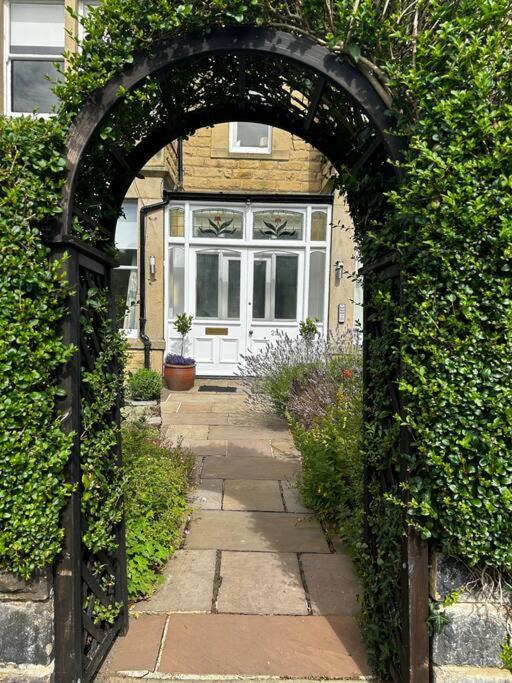 Spacious & Bright 3 Bed Harrogate Apartment エクステリア 写真