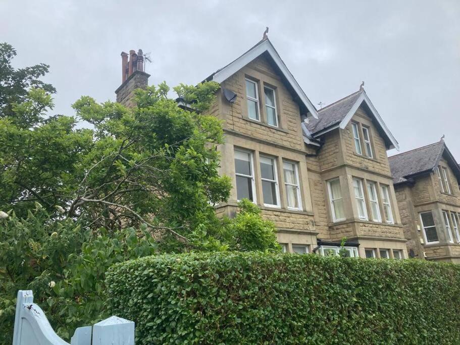 Spacious & Bright 3 Bed Harrogate Apartment エクステリア 写真