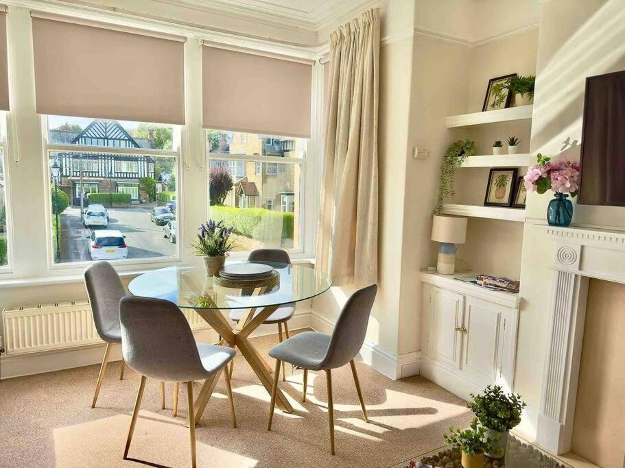Spacious & Bright 3 Bed Harrogate Apartment エクステリア 写真